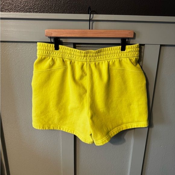 LULULEMON | Loungeful High-Rise Short 4" - Picture 5 of 7